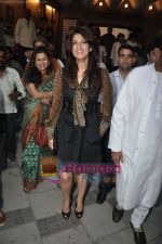 Twinkle Khanna inaugurate Prithvi Soni exhibition in Jehangir Art Galery, Mumbai on 27th May 2010 (7).JPG